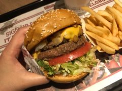 -The Habit Burger Grill 哈比特汉堡(复兴soho店)