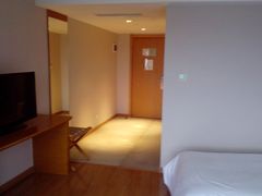 -全季酒店(重庆上清寺牛角沱地铁站店)