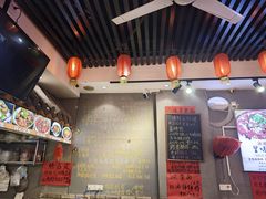 -爆炸头阿姨小四川正宗川味小吃(无任何分店)