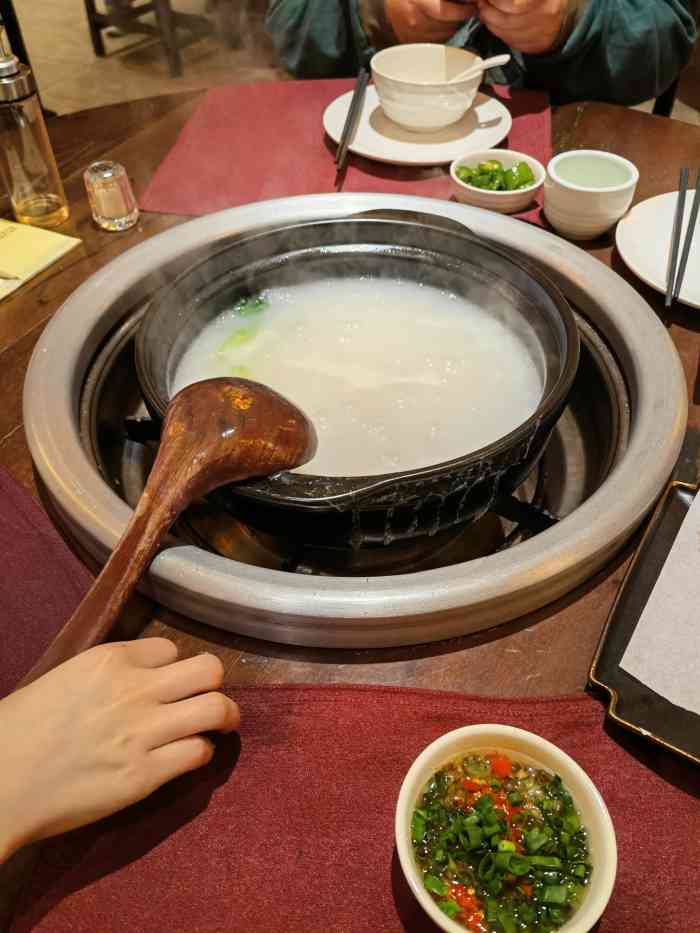 太艮堡毋米粥 · 粥底火锅(猎德店)