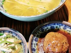 -老外婆本帮面(塔城路店)
