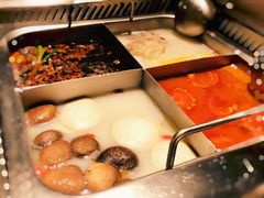 四拼锅-海底捞火锅鲜切牛肉主题店(长寿路店)