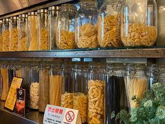 面包甜点陈列柜-MI WU FACTORY米屋美食工厂餐厅(绿地店)