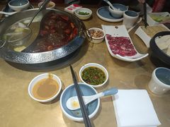 -左庭右院鲜牛肉火锅(金山万达店)