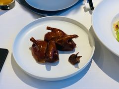 玻璃皮润烧乳鸽-北京厨房(西安SKP店)