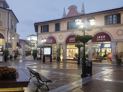 -佛罗伦萨小镇广佛名品奥特莱斯(疏港路店)