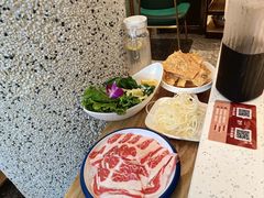 -三人行骨头王火锅(长寿店)