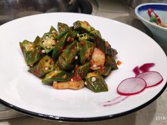 秋葵-船梆煮•蒸汽海鲜·炉火烤肉(五四广场店)