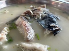 -雪湖煜辰鱼头老店(雪野湖店)
