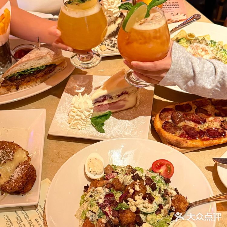 成都这么惊艳的美式西餐厅真不多了…
