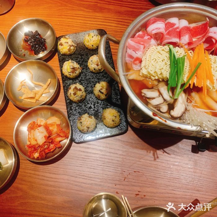 春熙台韩国料理·章鱼肥牛(西丽店)蟹子手抓饭图片