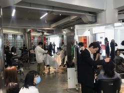 -LESSMORE科技头皮理容中心