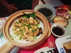 冬菇滑鸡煲仔饭例汤-赵财财·肠粉·煲仔饭(华润万象城店)