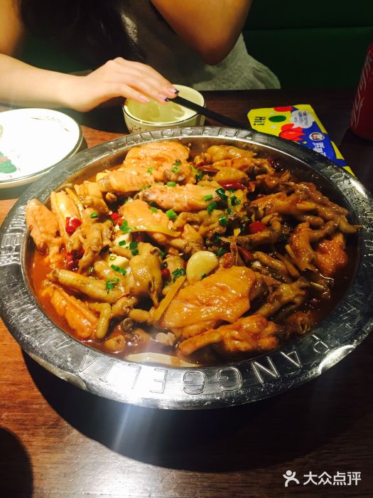 胖哥俩肉蟹煲(学林街店)鸡翅煲图片