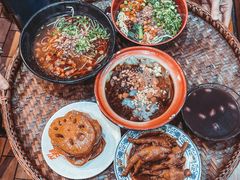 -爆炸头阿姨小四川正宗川味小吃(无任何分店)