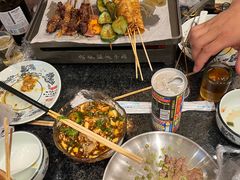 -何妹湿辣牛肉·粤式烧烤砂煲(桂雅路店)