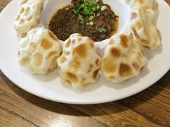 鲅鱼酱配石头饼-聚缘堂·海鲜私房菜(松岭路店)
