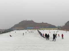 -采薇庄园四季滑雪场