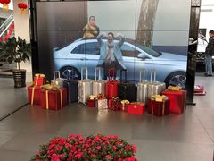 -上海星瀚奔驰4S店(红柳路店)