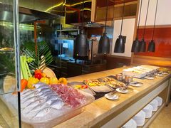 自助取餐区-大中华希尔顿酒店-念自助餐·嗨啤·小龙虾