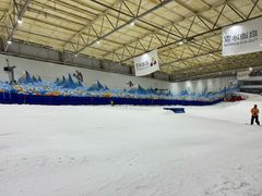 -乔波室内滑雪场