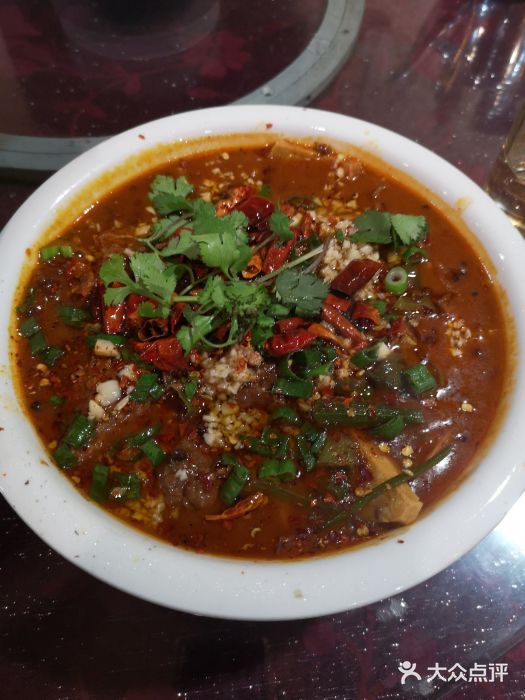 和平饭店水煮牛肉图片