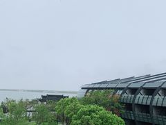 -上海滴水湖皇冠假日酒店