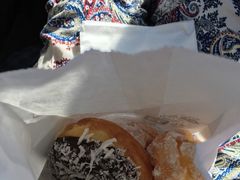 -Winchell's Donuts House
