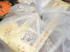 -川流不息·地道川菜·小龙虾(松东路店)