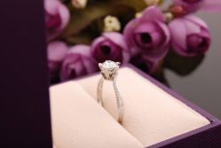 威德3-威德钻石-克拉钻大本营(南京东路店)