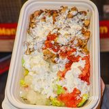 在江汉路！我也吃到了纽约曼哈顿街头最火🔥的哈辣鸡饭