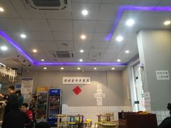 -老街烧烤大排档·地道湖北菜·龙虾馆(汉口火车站店)
