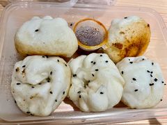 芝麻生煎包-蔡林记(黄鹤楼店)