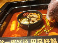 -老牌坊云南鱼豆花火锅(爱建店)