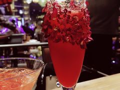 红唇-胡桃里音乐酒馆(观澜御湖店)