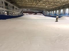 -乔波室内滑雪场