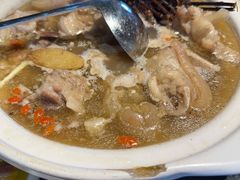 -头上红煨盐鸡·非遗院子餐厅