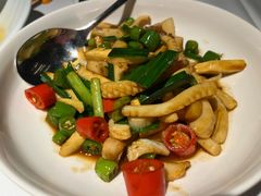 大蒜苗炒腊枪-荣小馆(安达仕店)