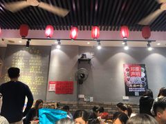 大堂-爆炸头阿姨小四川正宗川味小吃(无任何分店)