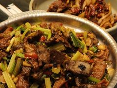 干锅肥肠-95号酱骨·一块豆腐(展春园西路店)