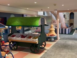 -奈尔宝·儿童乐园·亲子餐厅(华采天地店)