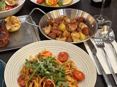 -théATRE茶聚场·餐厅(环球金融中心店)