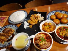 -炉小二铜锅牛蛙•川湘菜(三里屯店)