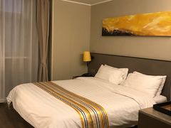 -如家精选酒店(上海张江广兰路地铁站店)