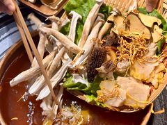 -阿山卓·野生菌火锅·纳西火塘烤肉