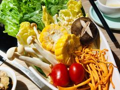 健康养生拼盘-探窝·竹笙椰子鸡(杨箕店)