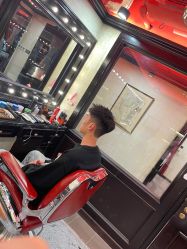 -东方先生国潮男士理发馆