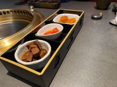 -铭牛烧肉·和牛海鲜自助(高新月牙湖店)