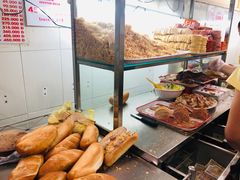 -Bánh Mì Huynh Hoa