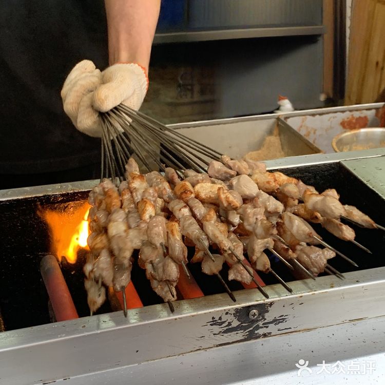 甘肃朋友力荐！！郑州超正宗西北羊肉串 一口到大漠！！ 